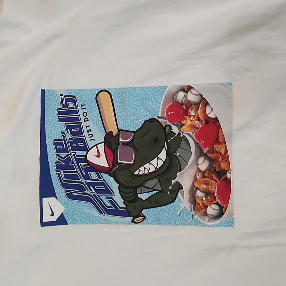 Nike Tee - Picture 2 of 4